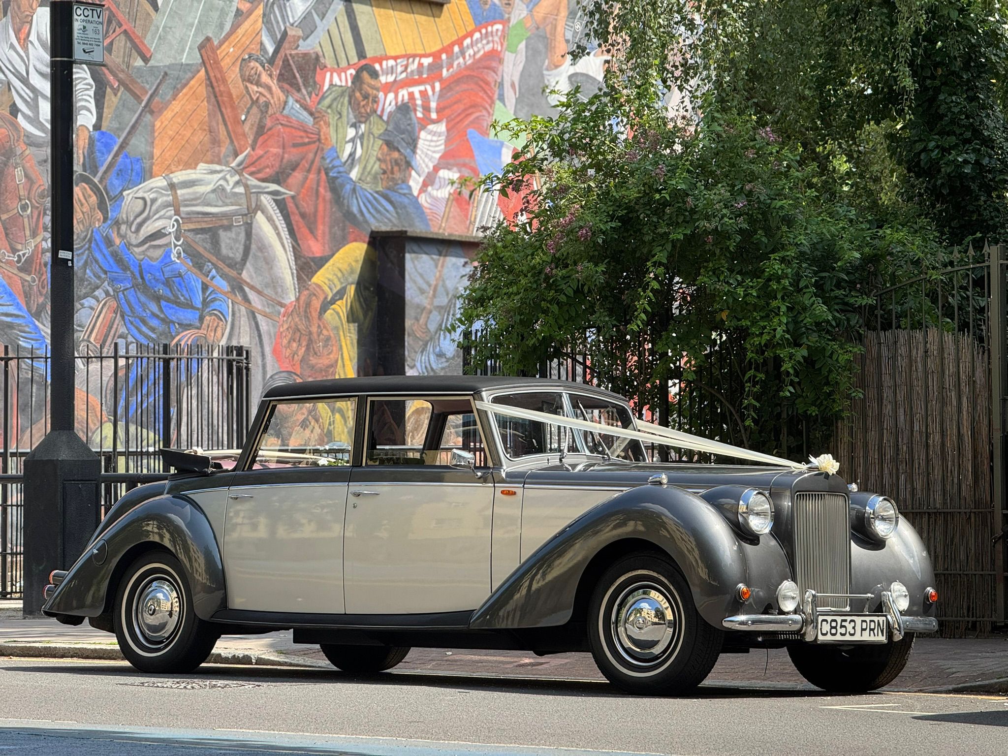 Royale Windsor — Bedford Executive Cars